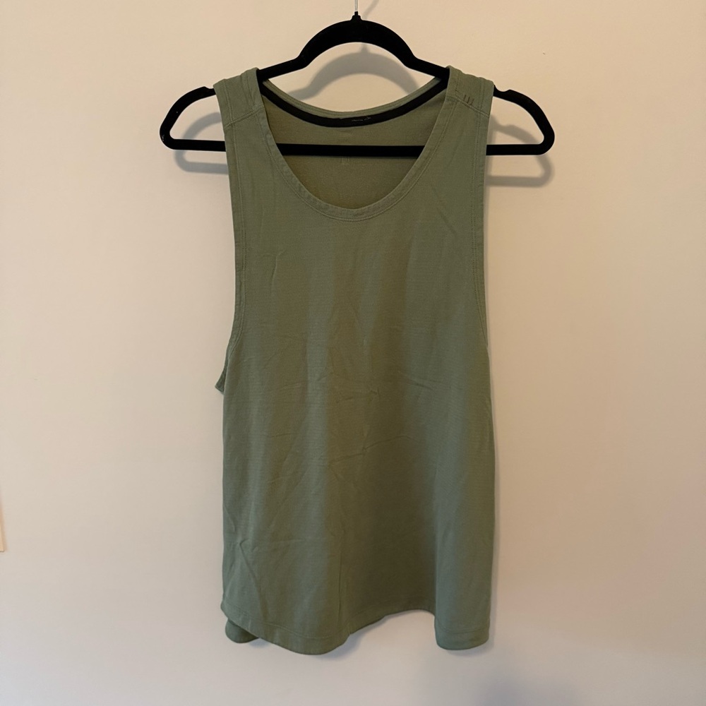 Lululemon License to Train Men’s Olive Green Tank Top